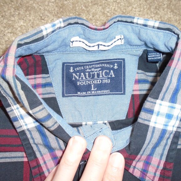 Retro Vintage Nautica Red Plaid Button Down Flannel Shirt Collared - Picture 8 of 9
